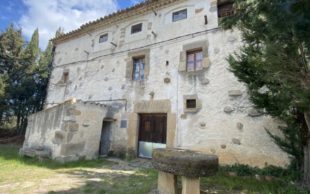 CASA AMB ENCANT PER REHABILITAR A PONTÓS.